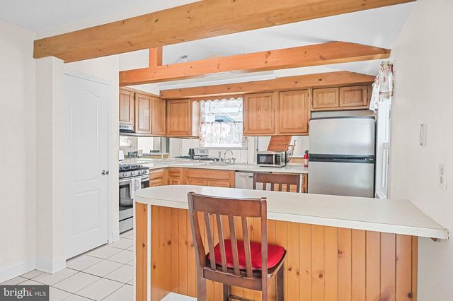 106 CHINGARORA AVE, Keyport, NJ 07735