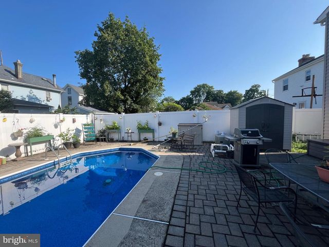 106 CHINGARORA AVE, Keyport, NJ 07735