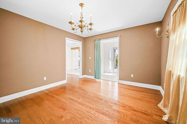 106 CHINGARORA AVE, Keyport, NJ 07735