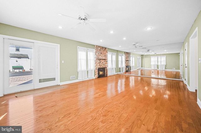 106 CHINGARORA AVE, Keyport, NJ 07735