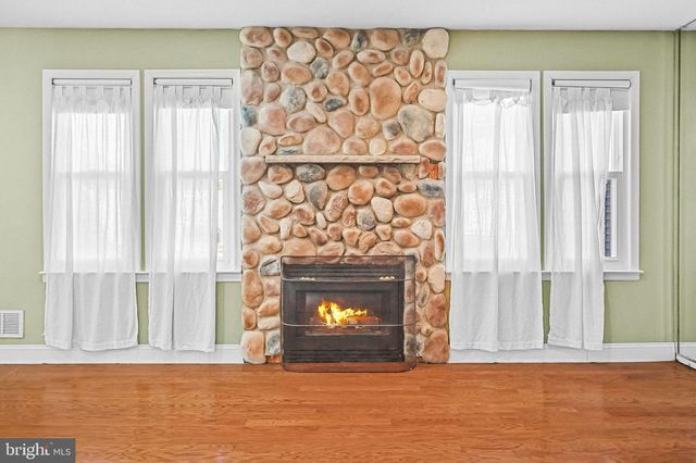 106 CHINGARORA AVE, Keyport, NJ 07735