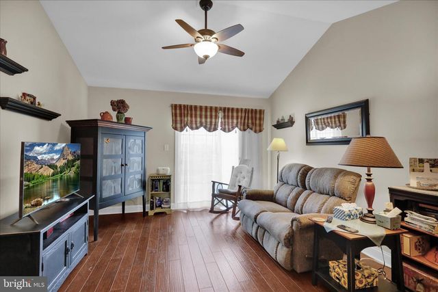 104 GOLDENFIELD DR, Lancaster, PA 17603