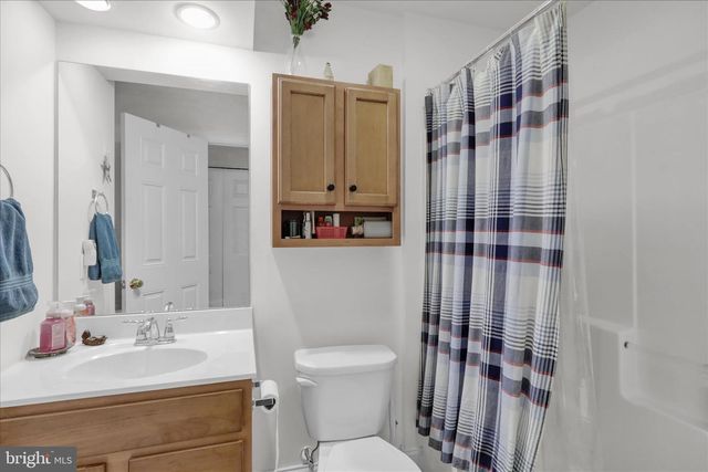 104 GOLDENFIELD DR, Lancaster, PA 17603