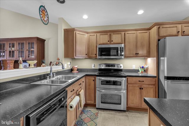 104 GOLDENFIELD DR, Lancaster, PA 17603