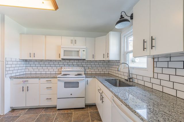 1002 W Sanford Street, Arlington, TX 76012