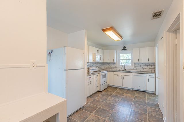 1002 W Sanford Street, Arlington, TX 76012
