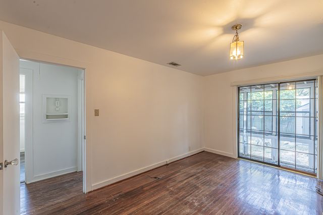 1002 W Sanford Street, Arlington, TX 76012