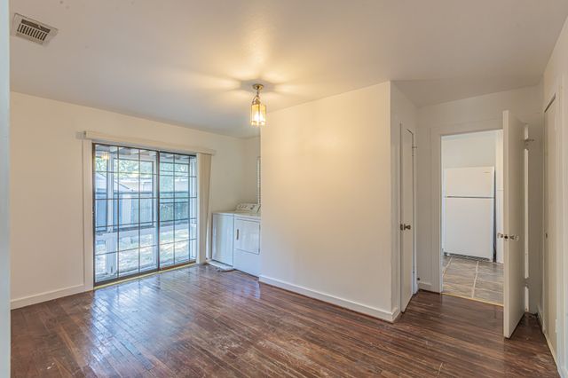 1002 W Sanford Street, Arlington, TX 76012