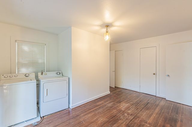 1002 W Sanford Street, Arlington, TX 76012
