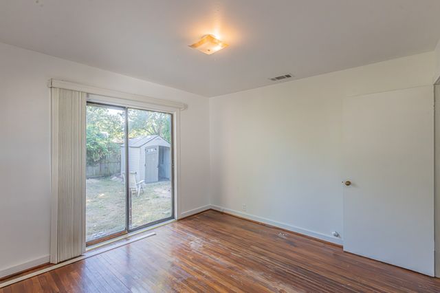 1002 W Sanford Street, Arlington, TX 76012