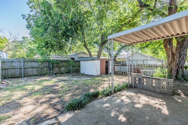 1002 W Sanford Street, Arlington, TX 76012