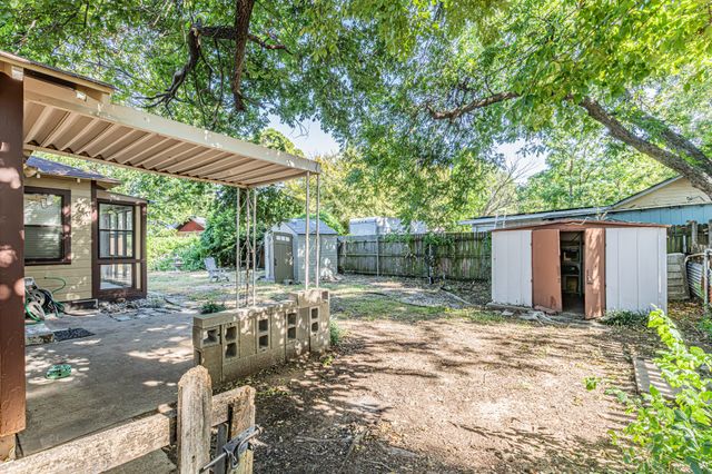 1002 W Sanford Street, Arlington, TX 76012