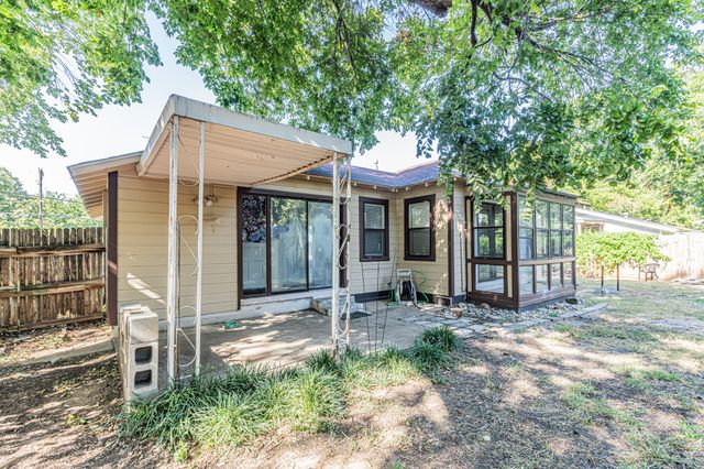 1002 W Sanford Street, Arlington, TX 76012