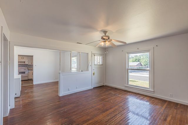 1002 W Sanford Street, Arlington, TX 76012