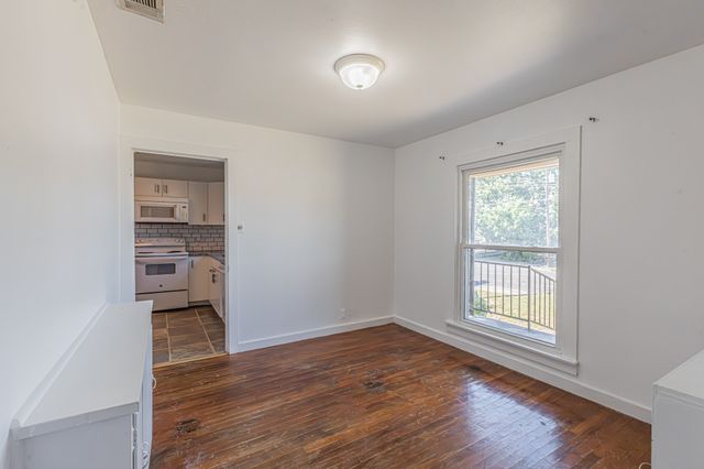 1002 W Sanford Street, Arlington, TX 76012
