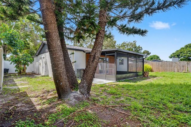 9111 109TH AVENUE, Seminole, FL 33777