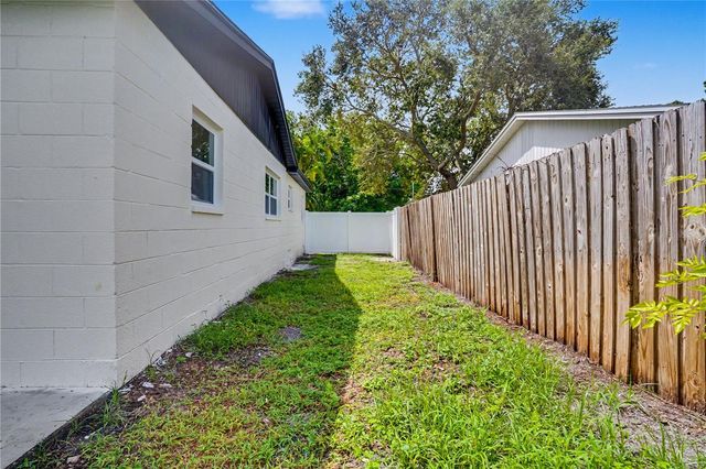 9111 109TH AVENUE, Seminole, FL 33777