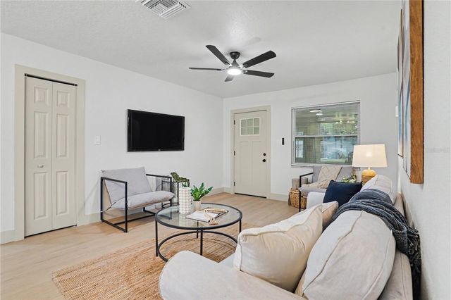9111 109TH AVENUE, Seminole, FL 33777