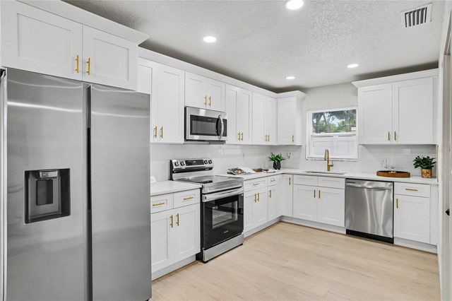 9111 109TH AVENUE, Seminole, FL 33777