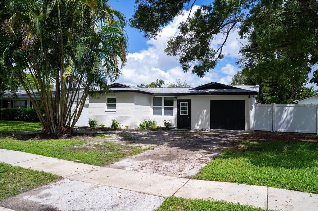 9111 109TH AVENUE, Seminole, FL 33777