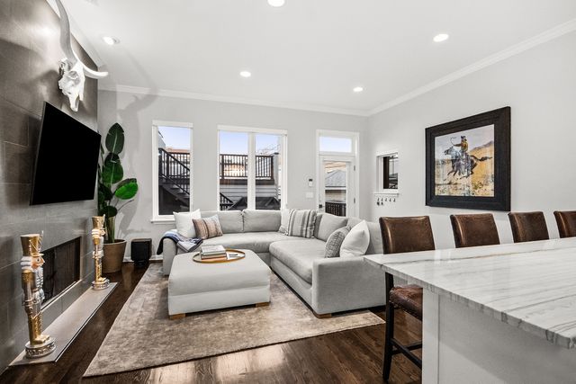 1720 N WINCHESTER Avenue, Chicago, IL 60622