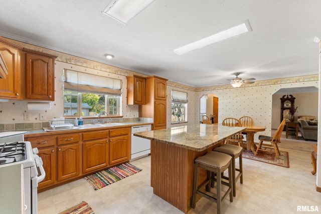 225 CARROLL Street, Colona, IL 61241