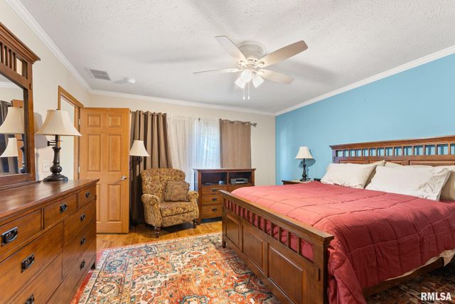 225 CARROLL Street, Colona, IL 61241