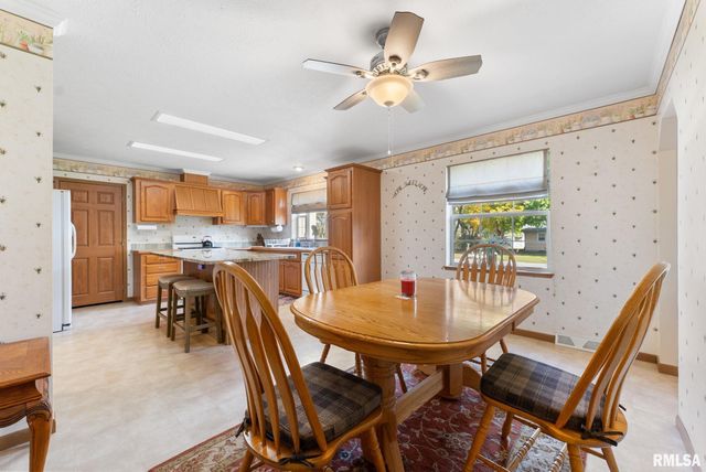 225 CARROLL Street, Colona, IL 61241