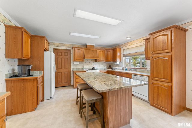 225 CARROLL Street, Colona, IL 61241