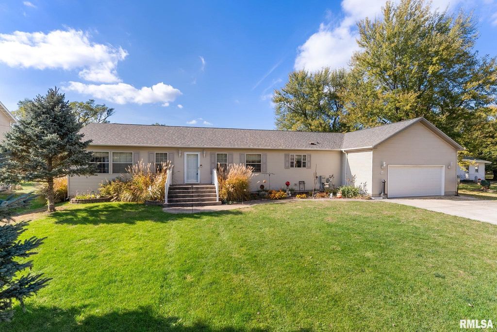 225 CARROLL Street, Colona, IL 61241