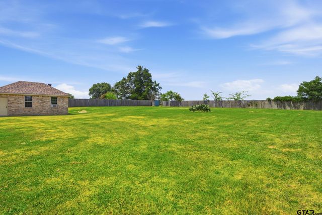 321 Katima Ln, Bullard, TX 75757