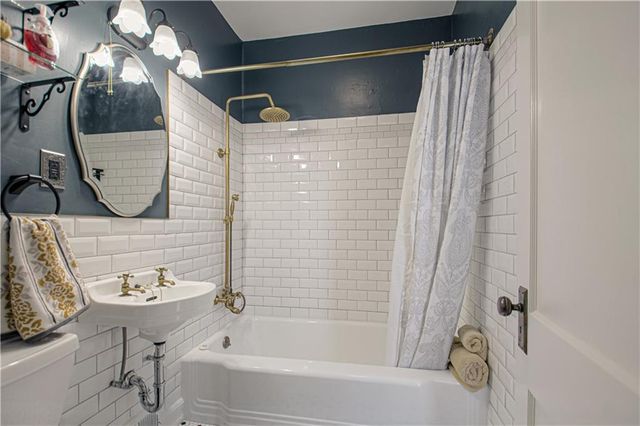 225 Groom Street, Liberty, MO 64068