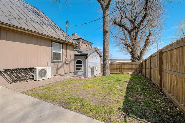 225 Groom Street, Liberty, MO 64068