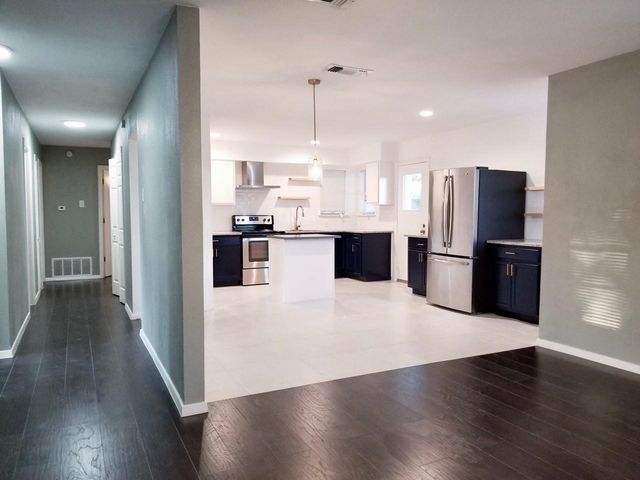 510 Gilbert Road, Irving, TX 75061