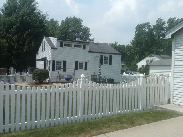 943 S Charlotte Street, Lombard, IL 60148