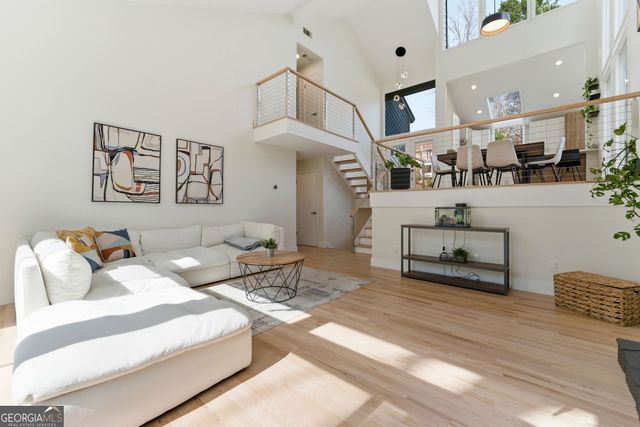 2704 Long Lake Drive NE, Roswell, GA 30075