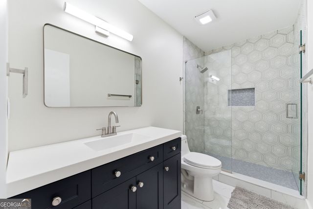 2704 Long Lake Drive NE, Roswell, GA 30075