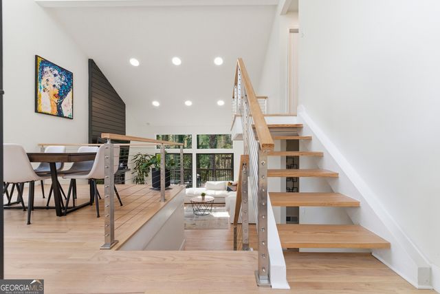 2704 Long Lake Drive NE, Roswell, GA 30075