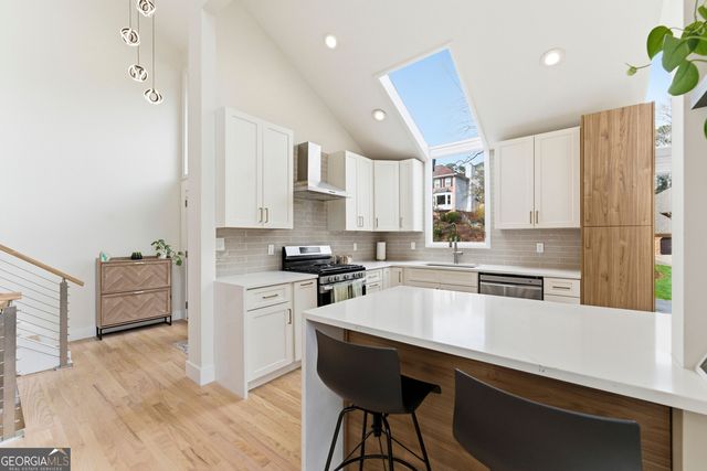 2704 Long Lake Drive NE, Roswell, GA 30075