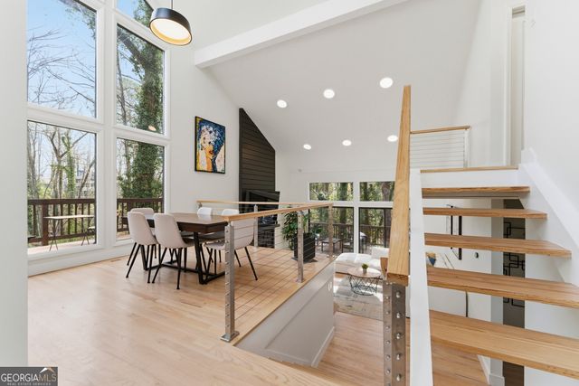 2704 Long Lake Drive NE, Roswell, GA 30075