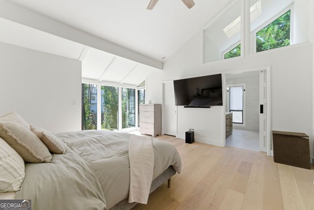 2704 Long Lake Drive NE, Roswell, GA 30075