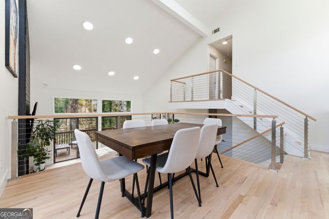 2704 Long Lake Drive NE, Roswell, GA 30075