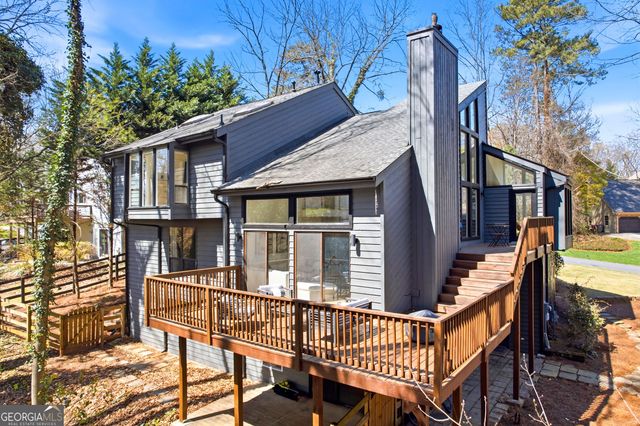 2704 Long Lake Drive NE, Roswell, GA 30075