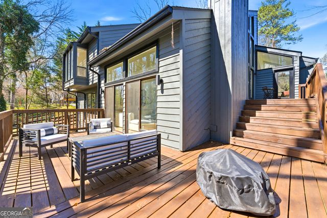 2704 Long Lake Drive NE, Roswell, GA 30075