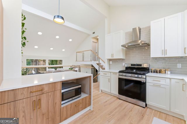 2704 Long Lake Drive NE, Roswell, GA 30075