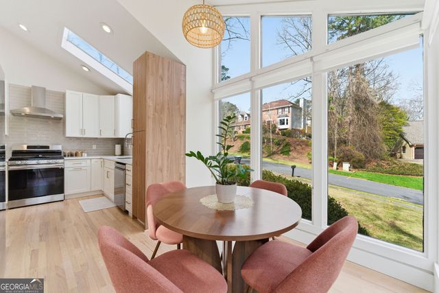 2704 Long Lake Drive NE, Roswell, GA 30075