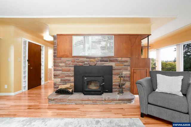 1440 Laurel Heights Dr NW, Albany, OR 97321