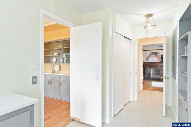 1440 Laurel Heights Dr NW, Albany, OR 97321