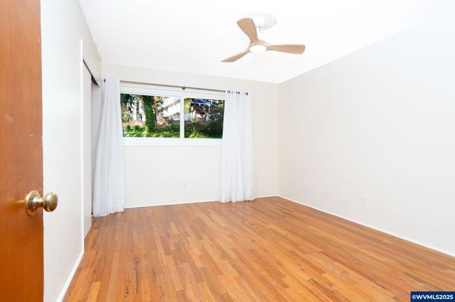 1440 Laurel Heights Dr NW, Albany, OR 97321