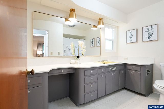 1440 Laurel Heights Dr NW, Albany, OR 97321